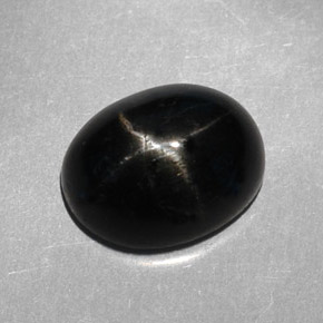 3,95 ctw natürlicher schwarzer Stern-Diopsid, Oval Schliff, Lichtundurchlässig