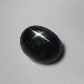 2,88 ctw natürlicher schwarzer Stern-Diopsid, Oval Schliff, Lichtundurchlässig