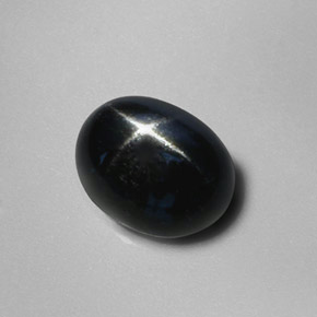 2,88 ctw natürlicher schwarzer Stern-Diopsid, Oval Schliff, Lichtundurchlässig