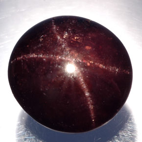 21,50 ctw natürlicher schwarzer Stern-Granat, Oval Schliff, Lichtundurchlässig