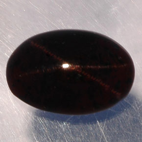 3,87 ctw natürlicher schwarzer Stern-Granat, Oval Schliff, Lichtdurchlässig
