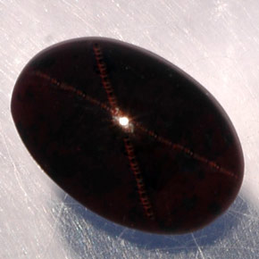 3,87 ctw natürlicher schwarzer Stern-Granat, Oval Schliff, Lichtdurchlässig