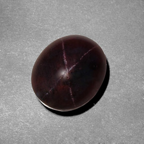 9,49 ctw natürlicher roter Stern-Granat, Oval Schliff, Lichtundurchlässig