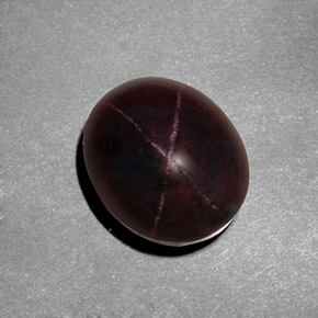 9,49 ctw natürlicher roter Stern-Granat, Oval Schliff, Lichtundurchlässig