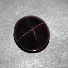8,43 ctw natürlicher schwarzer Stern-Granat, Oval Schliff, Lichtundurchlässig