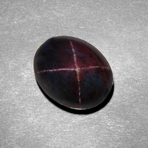 8,98 ctw natürlicher schwarzer Stern-Granat, Oval Schliff, Lichtundurchlässig