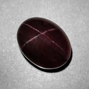 9,76 ctw natürlicher roter Stern-Granat, Oval Schliff, Lichtundurchlässig