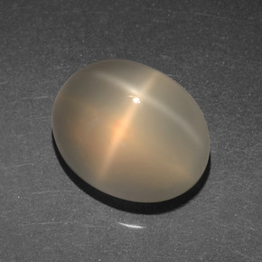 4,97 ctw natürlicher orangefarbener Stern-Mondstein, Oval Schliff, Lichtdurchlässig