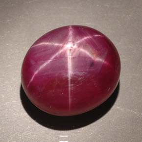 23,70 ctw natürlicher roter Stern-Rubin, Oval Schliff, Lichtundurchlässig