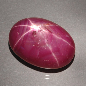 27,63 ctw natürlicher roter Stern-Rubin, Oval Schliff, Lichtundurchlässig