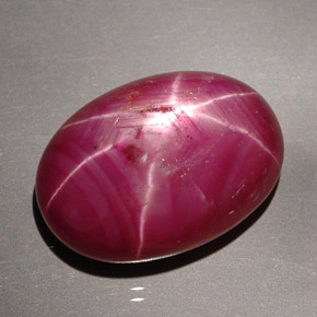 27,63 ctw natürlicher roter Stern-Rubin, Oval Schliff, Lichtundurchlässig