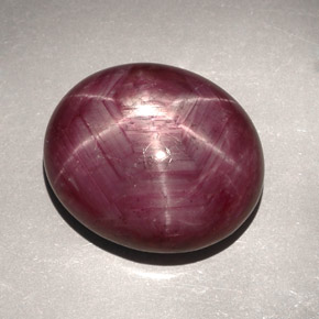 31,39 ctw natürlicher roter Stern-Rubin, Oval Schliff, Lichtundurchlässig