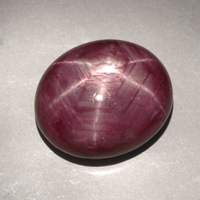 31,39 ctw natürlicher roter Stern-Rubin, Oval Schliff, Lichtundurchlässig