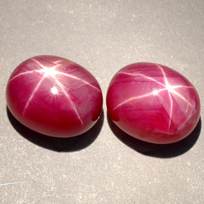  ct natürliche Lilaisch-rot Sternrubin-Edelsteine, Oval Schliff, Lichtundurchlässig