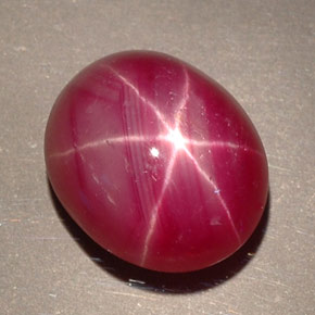 7,44 ctw natürlicher roter Stern-Rubin, Oval Schliff, Lichtundurchlässig
