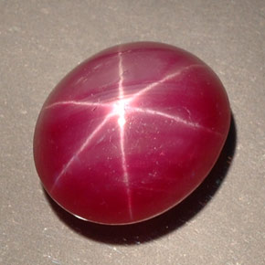 7,44 ctw natürlicher roter Stern-Rubin, Oval Schliff, Lichtundurchlässig