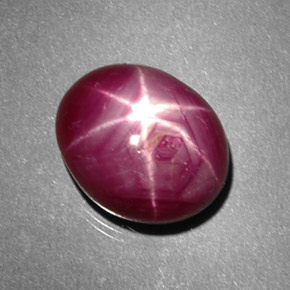 6,65 ctw natürlicher roter Stern-Rubin, Oval Schliff, Lichtundurchlässig