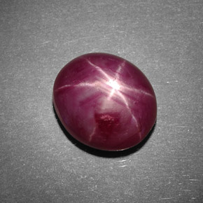 8,21 ctw natürlicher roter Stern-Rubin, Oval Schliff, Lichtundurchlässig
