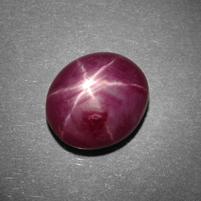 8,21 ctw natürlicher roter Stern-Rubin, Oval Schliff, Lichtundurchlässig