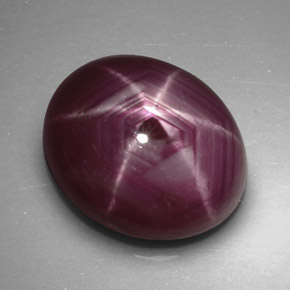 4,77 ctw natürlicher roter Stern-Rubin, Oval Schliff, Lichtundurchlässig