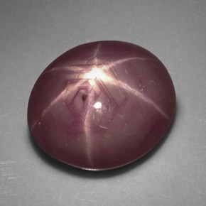5,80 ctw natürlicher roter Stern-Rubin, Oval Schliff, Lichtundurchlässig