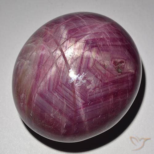 127.45ct Natürlicher rötlich-lila Sternrubin, Oval, Lichtundurchlässig