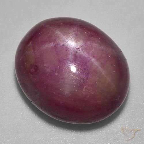 25.63ct Natürlicher rötlich-lila Sternrubin, Oval, Lichtundurchlässig