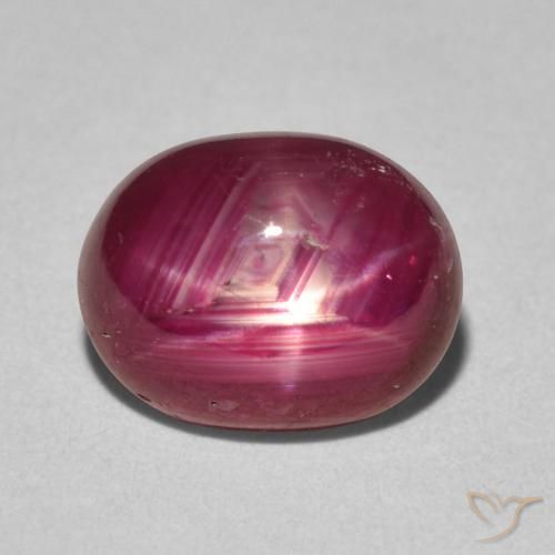 4.42ct Natürlicher Tiefes Weinrot Sternrubin, Oval, Lichtundurchlässig