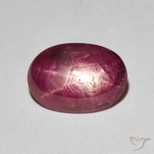 3.19ct Natürlicher tiefrot Sternrubin, Oval, Lichtundurchlässig