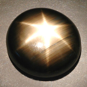 55,93 ctw natürlicher schwarzer Stern-Saphir, Oval Schliff, Lichtundurchlässig