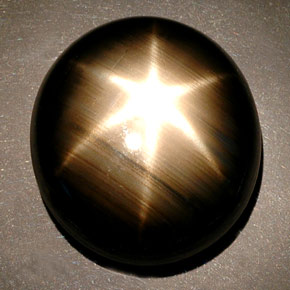 55,93 ctw natürlicher schwarzer Stern-Saphir, Oval Schliff, Lichtundurchlässig