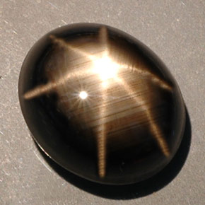 10,00 ctw natürlicher schwarzer Stern-Saphir, Oval Schliff, Lichtundurchlässig