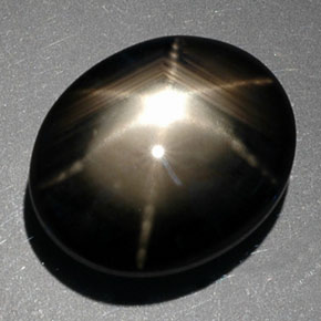 9,39 ctw natürlicher schwarzer Stern-Saphir, Oval Schliff, Lichtundurchlässig