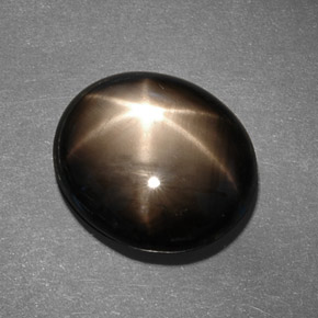 13,78 ctw natürlicher schwarzer Stern-Saphir, Oval Schliff, Lichtundurchlässig