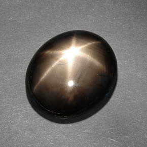 13,78 ctw natürlicher schwarzer Stern-Saphir, Oval Schliff, Lichtundurchlässig