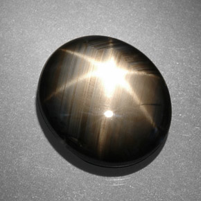 13,06 ctw natürlicher schwarzer Stern-Saphir, Oval Schliff, Lichtundurchlässig
