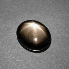 7,88 ctw natürlicher schwarzer Stern-Saphir, Oval Schliff, Lichtundurchlässig