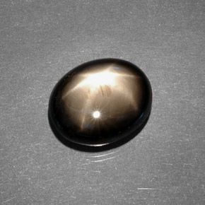 7,88 ctw natürlicher schwarzer Stern-Saphir, Oval Schliff, Lichtundurchlässig