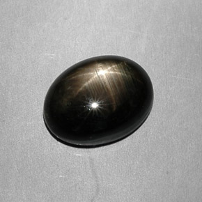 7,49 ctw natürlicher schwarzer Stern-Saphir, Oval Schliff, Lichtundurchlässig