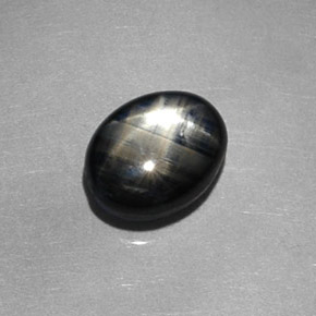 1,98 ctw natürlicher schwarzer Stern-Saphir, Oval Schliff, Lichtundurchlässig