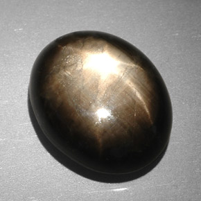 7,90 ctw natürlicher schwarzer Stern-Saphir, Oval Schliff, Lichtundurchlässig