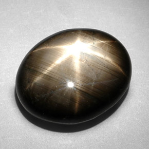 10,83 ctw natürlicher schwarzer Stern-Saphir, Oval Schliff, Lichtundurchlässig