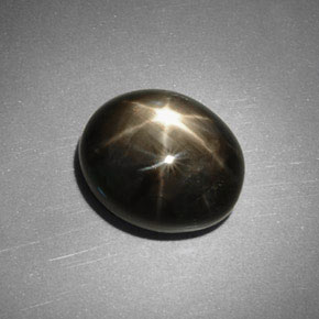 5,75 ctw natürlicher schwarzer Stern-Saphir, Oval Schliff, Lichtundurchlässig