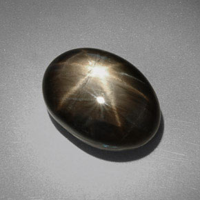 9,00 ctw natürlicher schwarzer Stern-Saphir, Oval Schliff, Lichtundurchlässig