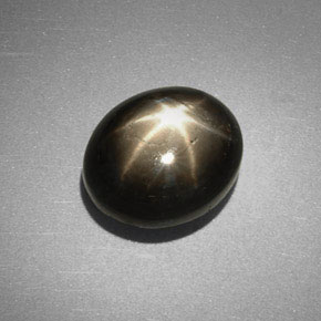 6,38 ctw natürlicher schwarzer Stern-Saphir, Oval Schliff, Lichtundurchlässig