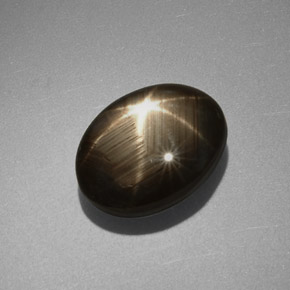 6,35 ctw natürlicher schwarzer Stern-Saphir, Oval Schliff, Lichtundurchlässig