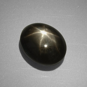 5,63 ctw natürlicher schwarzer Stern-Saphir, Oval Schliff, Lichtundurchlässig