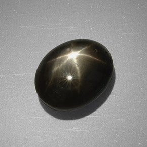 5,63 ctw natürlicher schwarzer Stern-Saphir, Oval Schliff, Lichtundurchlässig