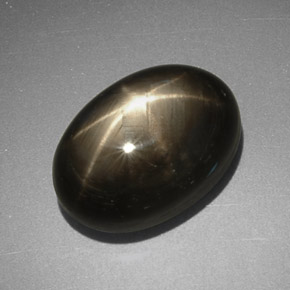 7,78 ctw natürlicher schwarzer Stern-Saphir, Oval Schliff, Lichtundurchlässig