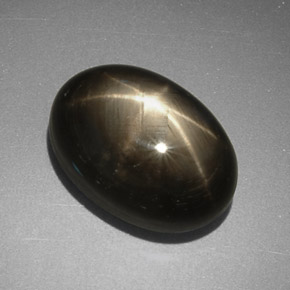 7,78 ctw natürlicher schwarzer Stern-Saphir, Oval Schliff, Lichtundurchlässig